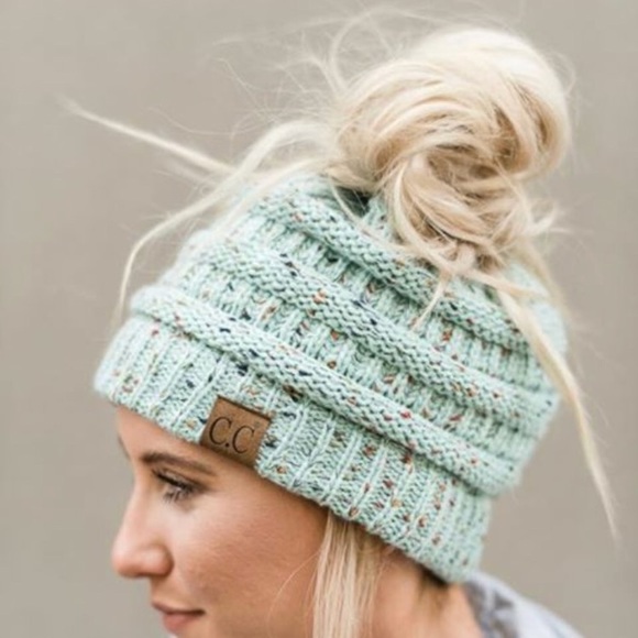 Black Beanie Messy Bun High Ponytail Hat - Picture 5 of 8